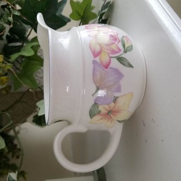 Royal Doulton pitcher - Picture 3 of 8